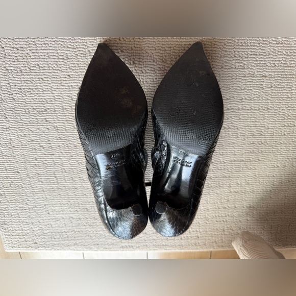 YSL Saint Laurent Black Crocodile Embossed Ankle Boots Side Zip Pointy Toe 37.5 - Picture 12 of 14